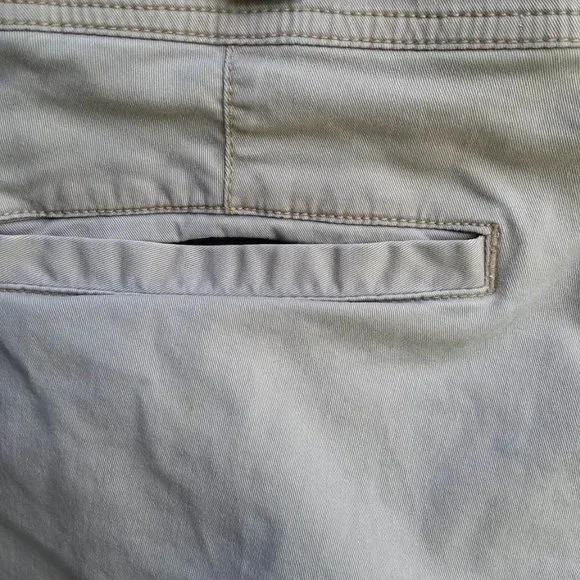 American Eagle Khaki Bermuda Shorts size 14 - Picture 6 of 9